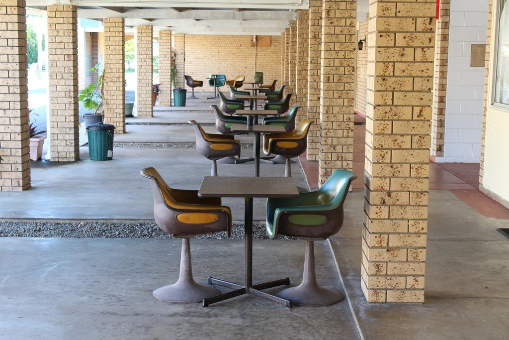 Sun Plaza Motel - Mackay Exteriör bild