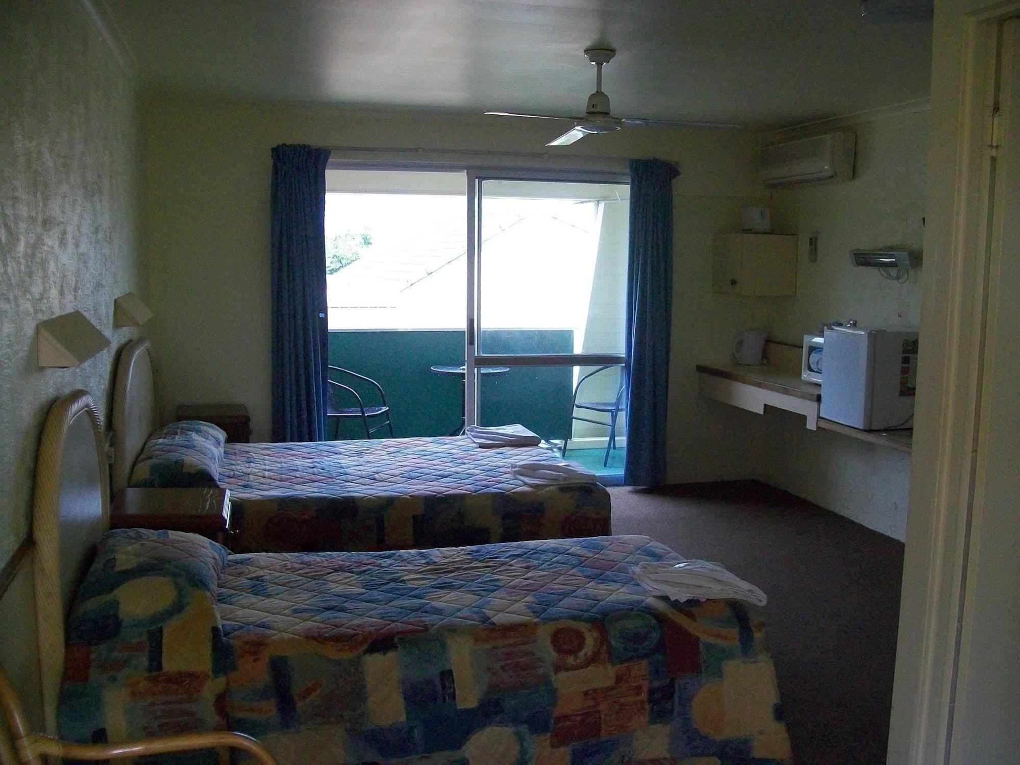 Sun Plaza Motel - Mackay Exteriör bild