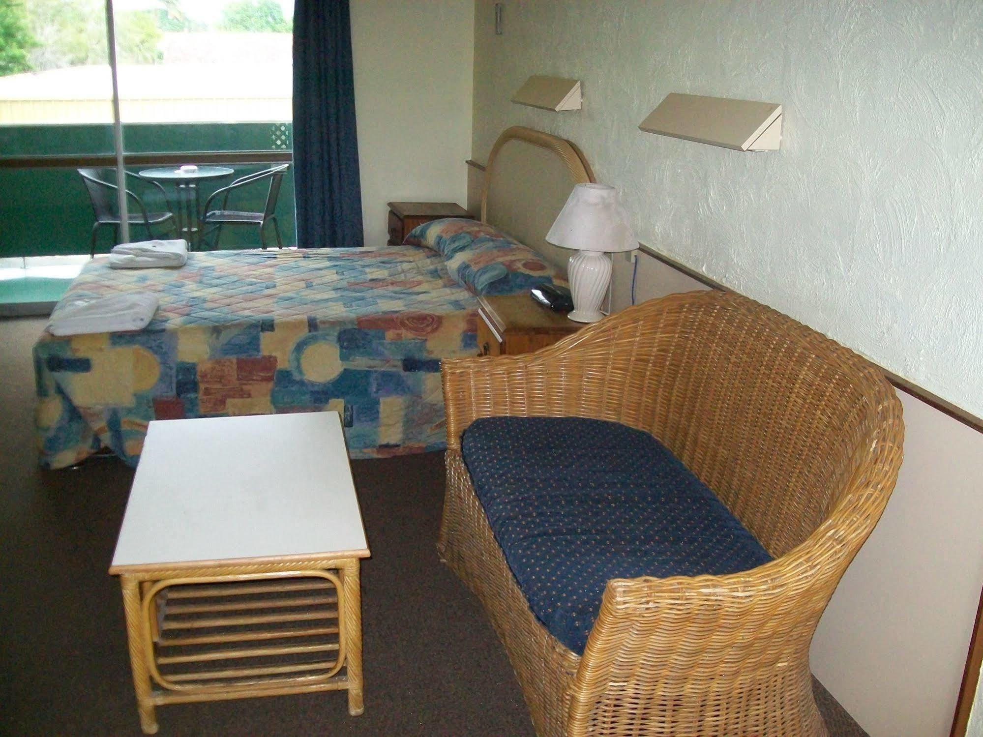 Sun Plaza Motel - Mackay Exteriör bild
